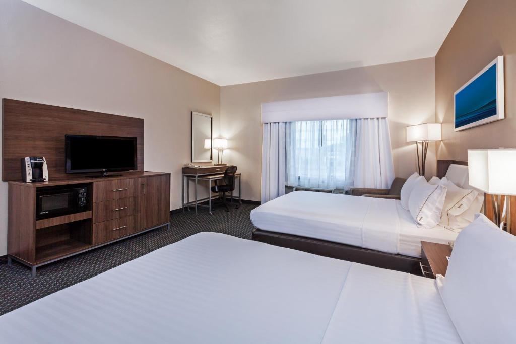 Postel nebo postele na pokoji v ubytování Holiday Inn Express & Suites - Pharr by IHG