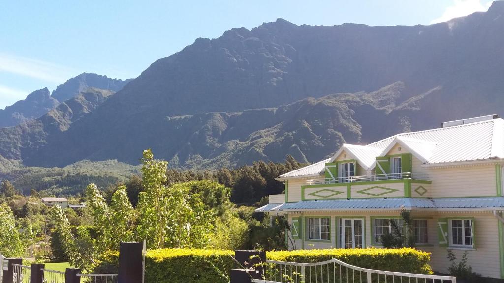 Nespecifikovaný výhled na hory nebo výhled na hory při pohledu z bed and breakfast