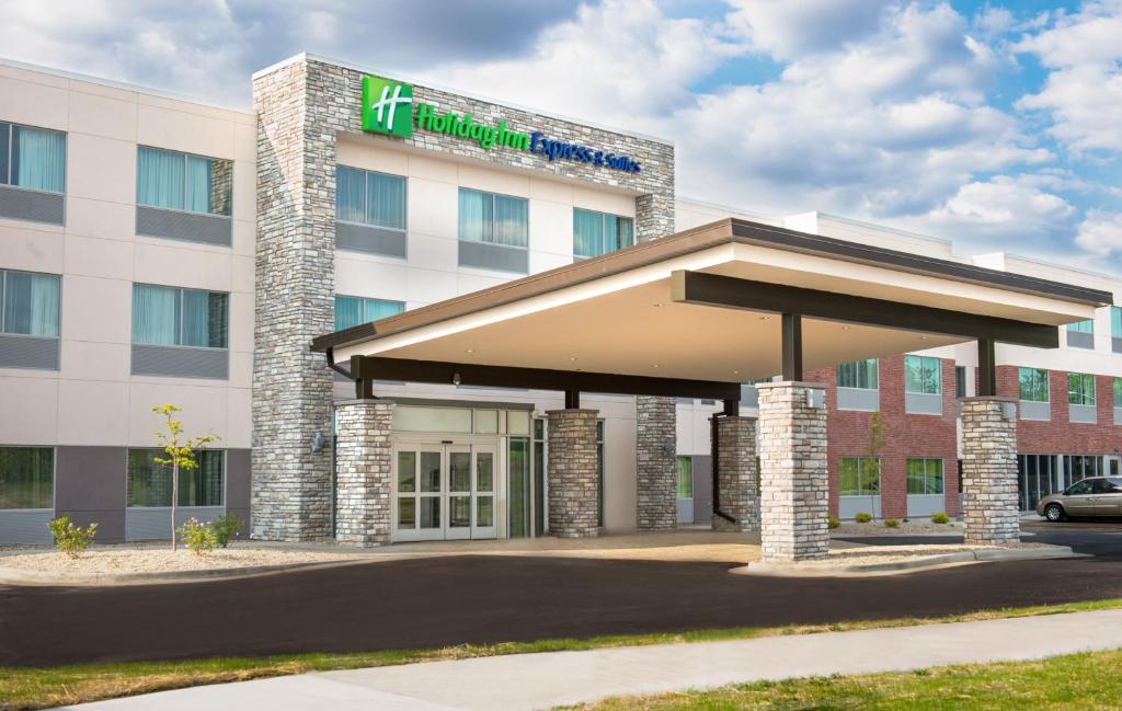 a rendering of a hotel front of a building at Holiday Inn Express & Suites Rock Falls, an IHG Hotel in Rock Falls