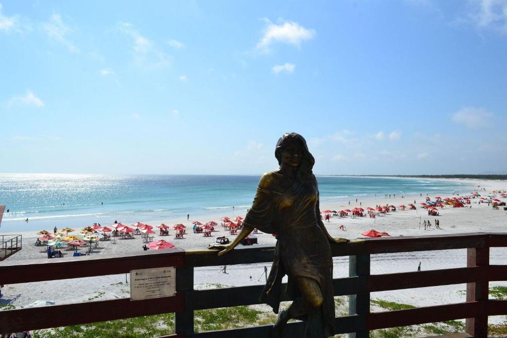  Casa com garagem e churrasqueira a 5 minutos da Praia Grande