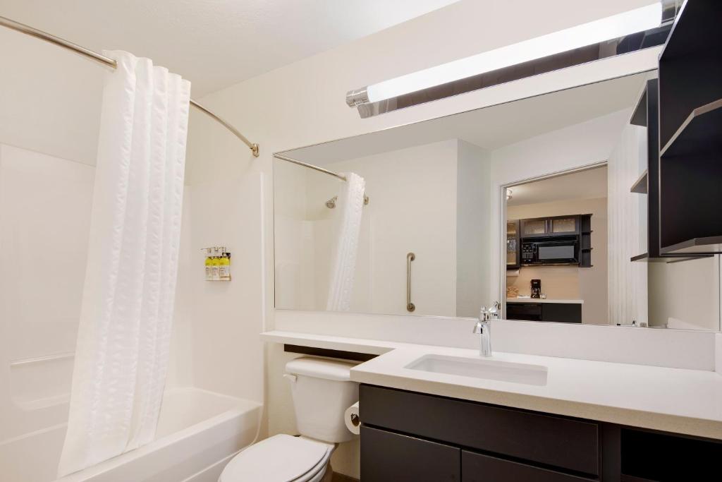 Candlewood Suites Rogers-Bentonville by IHG - Suite Estudio Con Cama Queen
