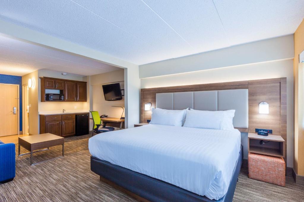 Holiday Inn Express Hotel & Suites Saint John Harbour Side by IHG - Suite Royale