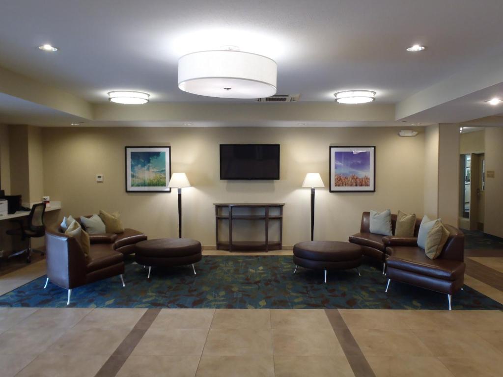 Candlewood Suites Columbus-Northeast by IHG photo