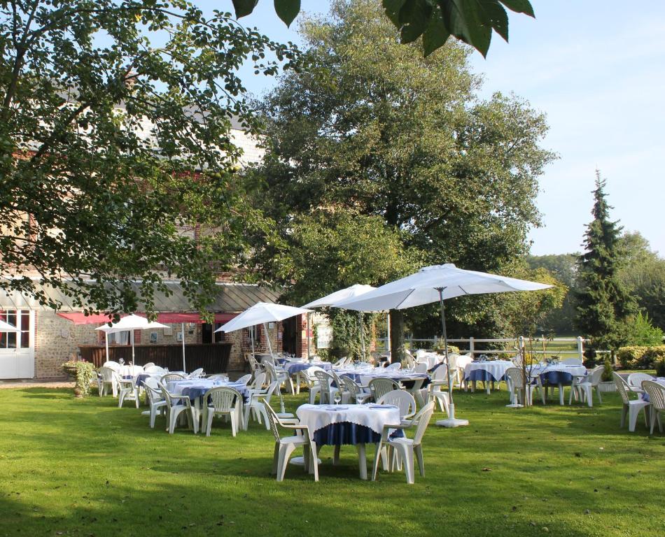 Vườn quanh Hôtel Restaurant Ferme de la Grande Cour