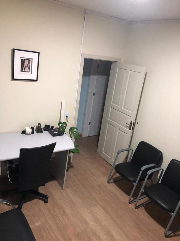  CASA COMPLETA COM 4 SUITES PARA ATE 12 PESSOAS.