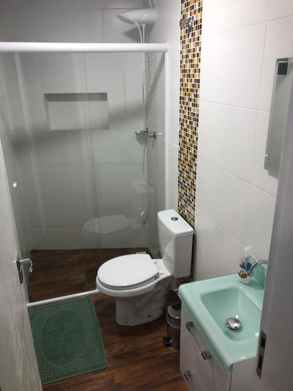  CASA COMPLETA COM 4 SUITES PARA ATE 12 PESSOAS.
