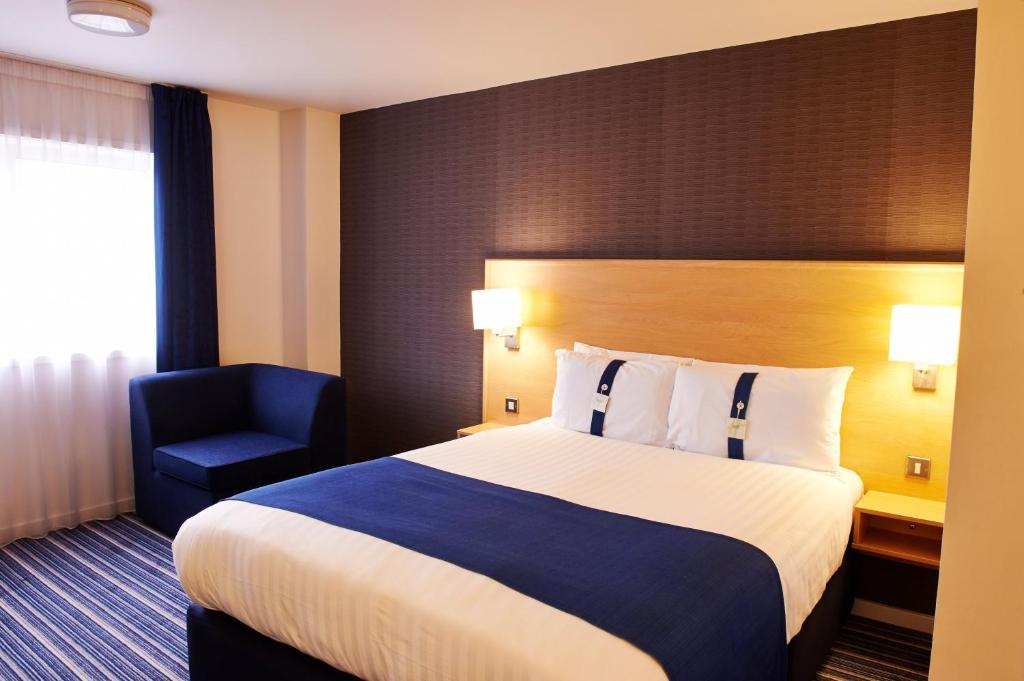 Holiday Inn Express Manchester Airport, an IHG Hotel - 