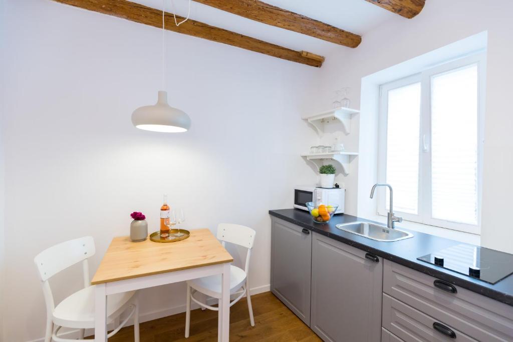 Cozy Montalbano Studios by Irundo - 11