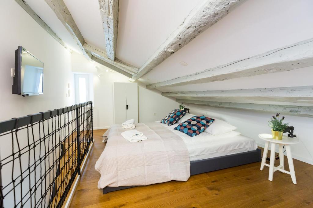 Cozy Montalbano Studios by Irundo - 2