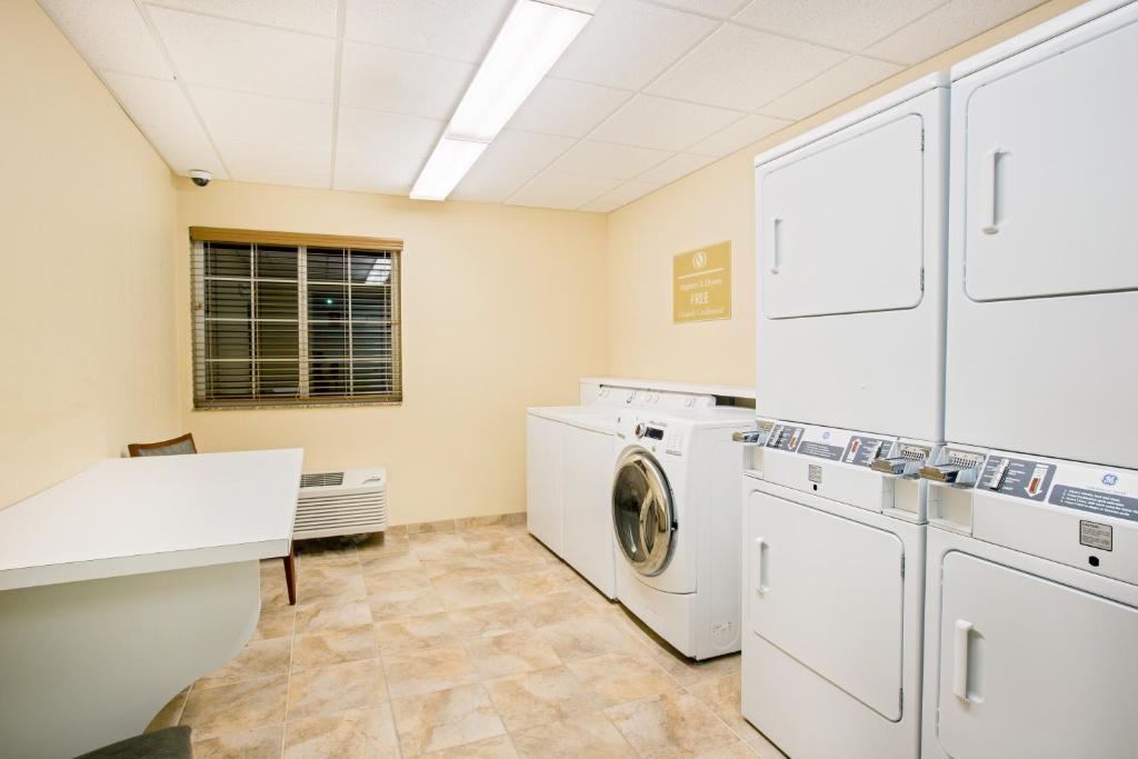 Candlewood Suites Pittsburgh-Cranberry by IHG photo