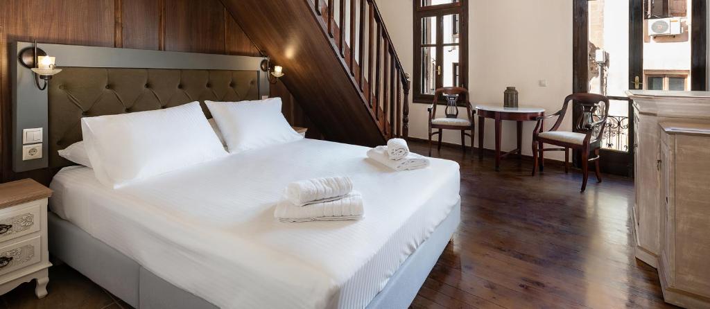 Old Town Suites - 18