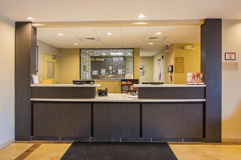 Candlewood Suites Pensacola - University Area by IHG photo