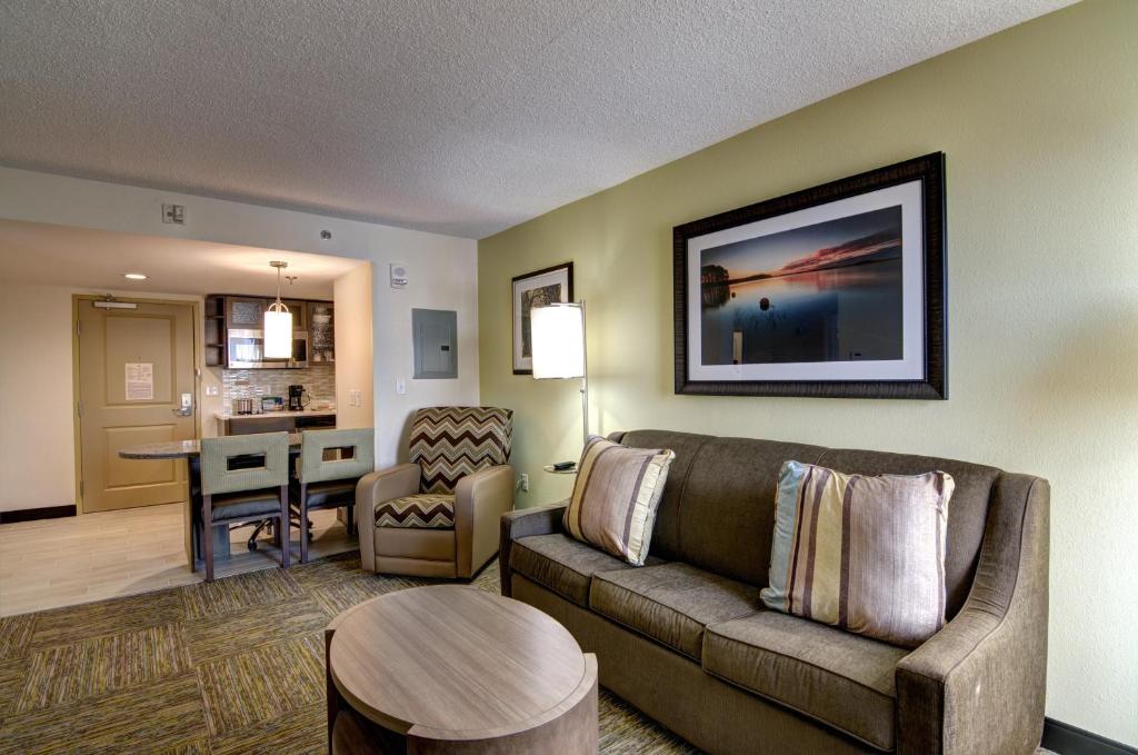 Candlewood Suites Richmond - West Broad, an IHG Hotel - Suite King