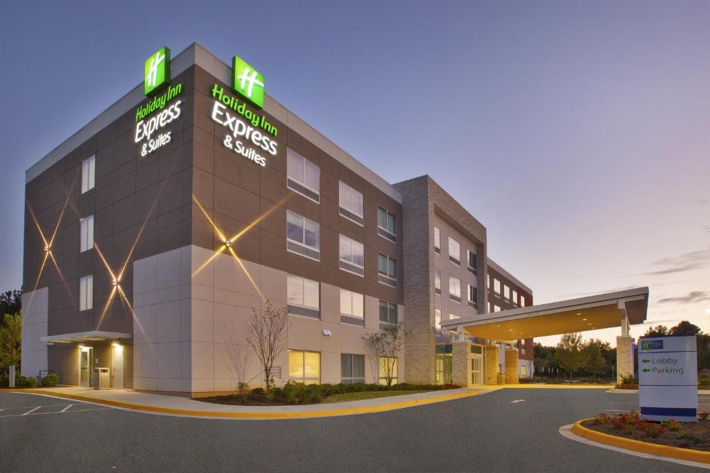 a rendering of the front of a hotel at Holiday Inn Express and Suites South Hill, an IHG Hotel in South Hill