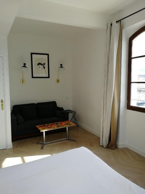 Hotel Belle-Vue Vieux-Port - Resim 43