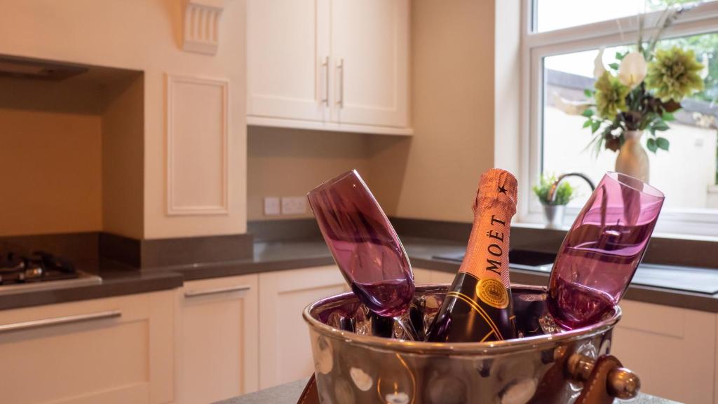 Luxary 4 Bed, 4 bathroom house in central Burnley - Huis Met Vier Slaapkamers