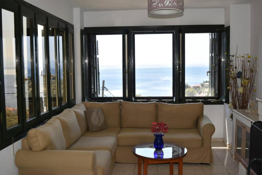 Posezení v ubytování Afissos View