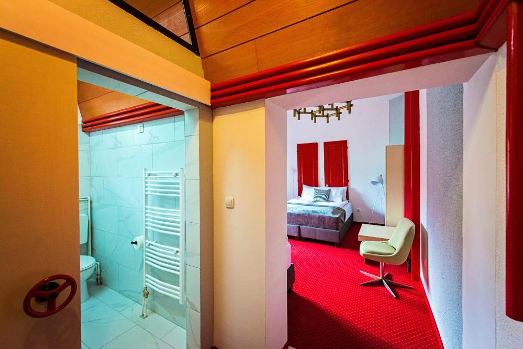 Koupelna v ubytování PB Urban Garden Stay with secured Parking