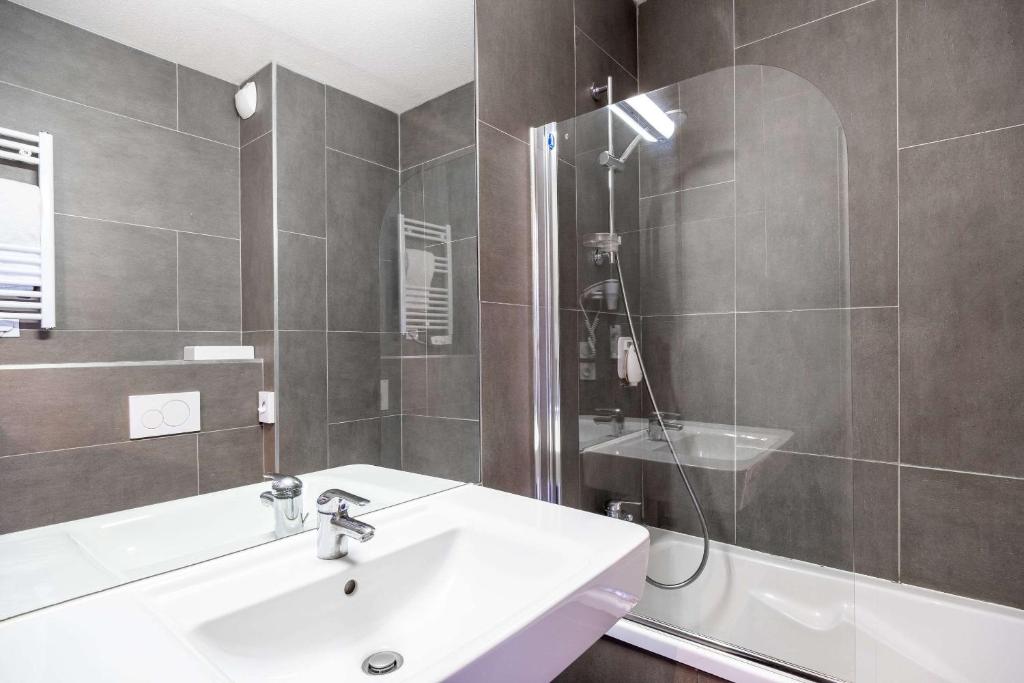 Hôtel Golf Fontcaude - Resim 18