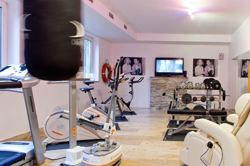 TV a/nebo společenská místnost v ubytování Arthotel ANA Style Augsburg