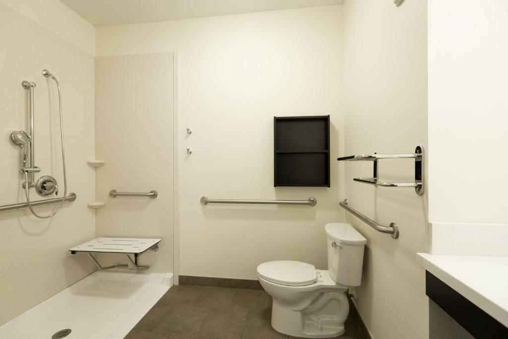 Candlewood Suites - Buda - Austin SW by IHG - King Studio Suite With Hearing Accessible Tub