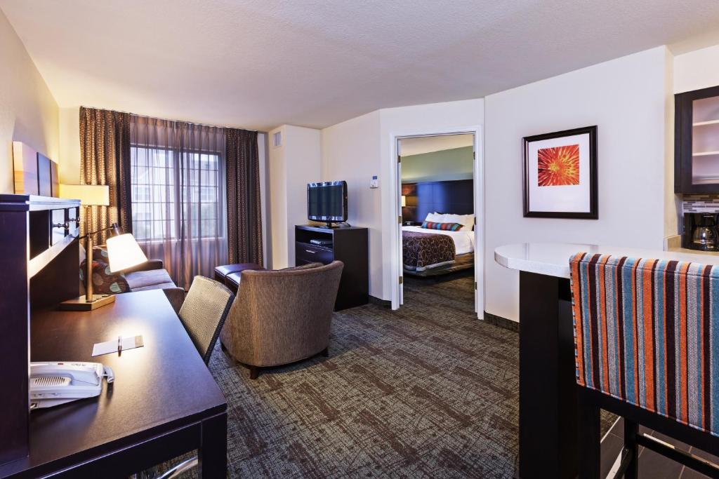 Staybridge Suites Tulsa-Woodland Hills by IHG - One-Bedroom Queen Suite -Non-Smoking