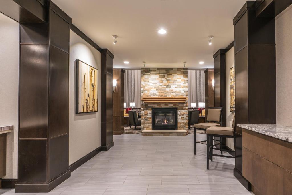 Posezení v ubytování Staybridge Suites Anchorage by IHG