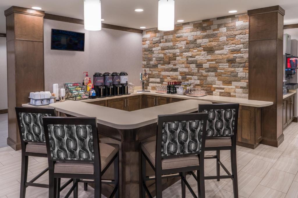 Kuchyň nebo kuchyňský kout v ubytování Staybridge Suites Anchorage by IHG