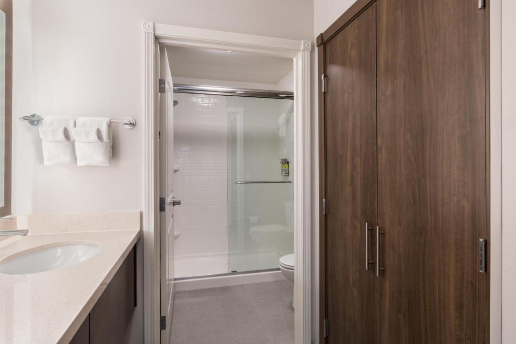 Koupelna v ubytování Staybridge Suites Anchorage by IHG