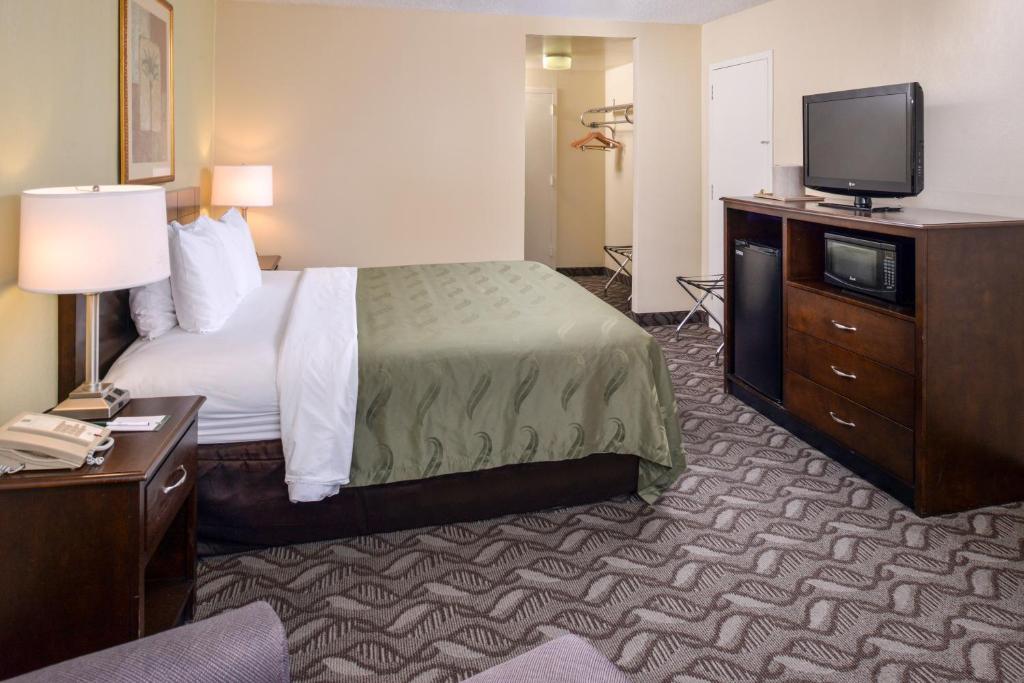 Quality Inn & Suites Montebello - Los Angeles - Habitación Estándar, 1 Cama King, No Fumador