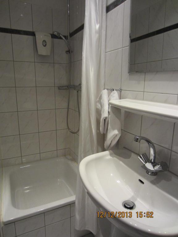 Altstadt Hotel Rheinblick - Resim 23