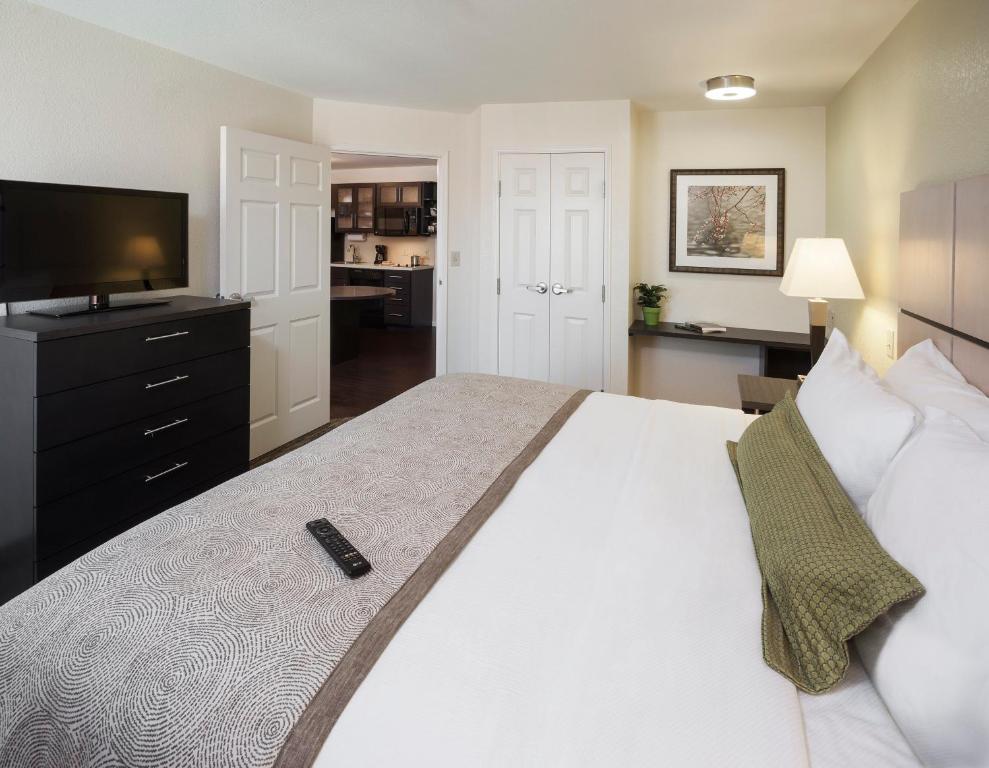 Candlewood Suites Denver North - Thornton, an IHG Hotel - King Suite Con Una Camera Da Letto