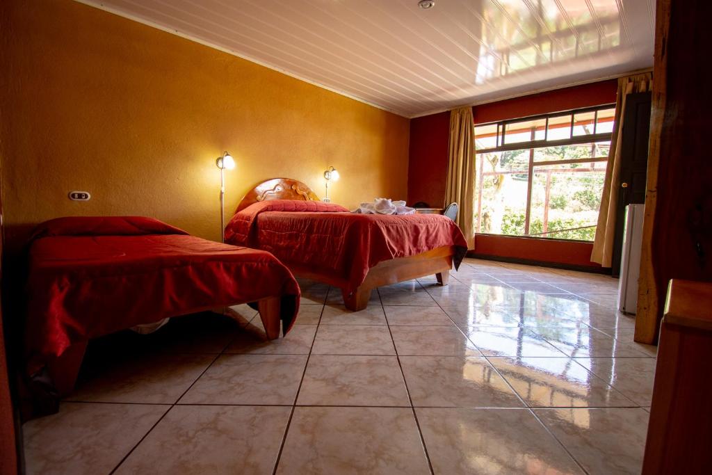Room at Cabinas Eddy B&B