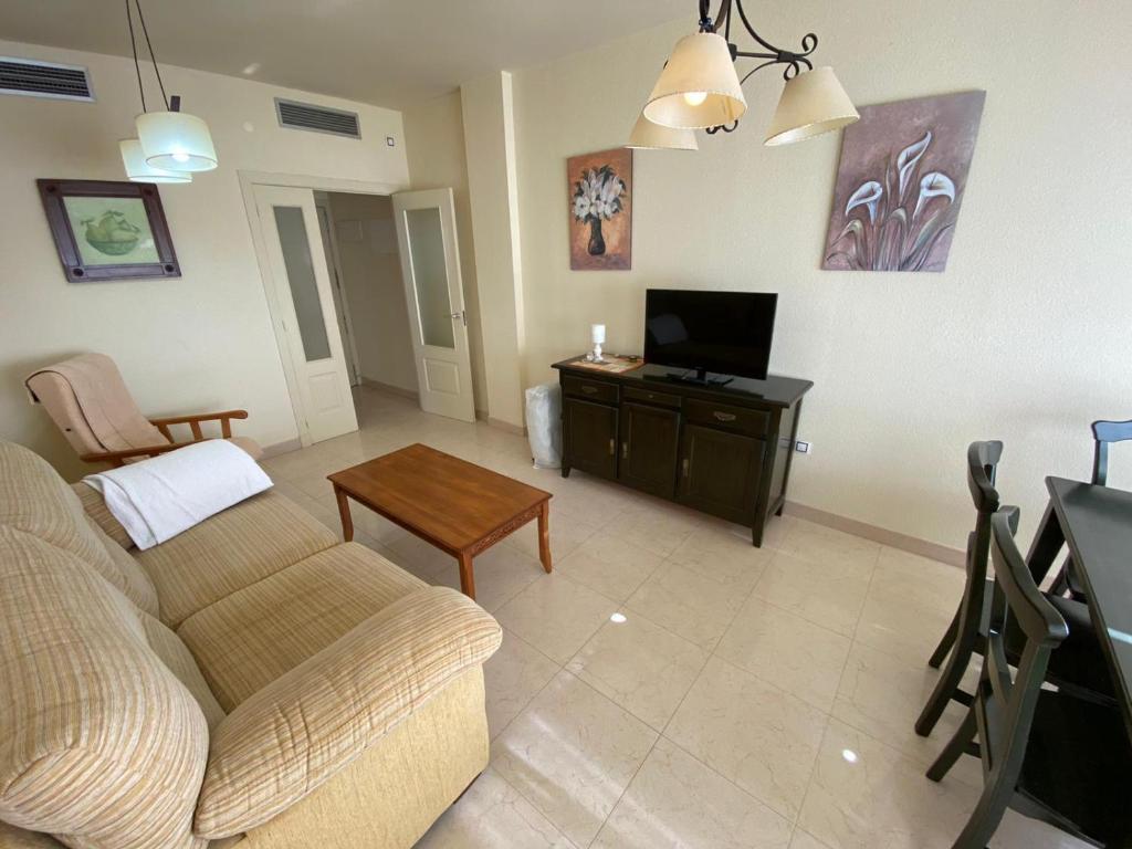 TV a/nebo společenská místnost v ubytování Apartamento en Bahia Golf - Costa Ballena