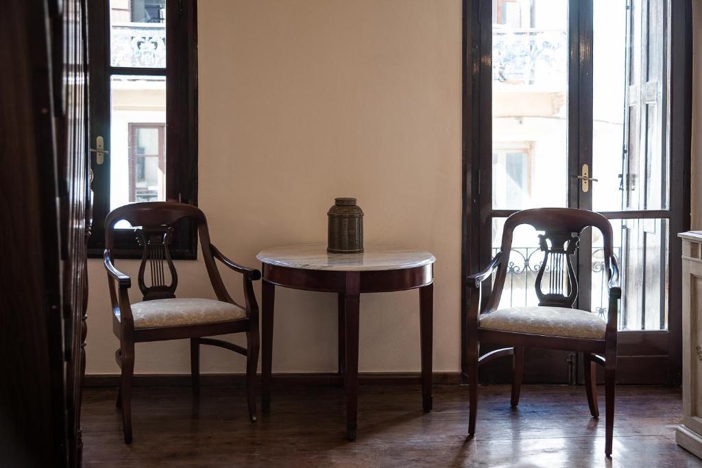 Old Town Suites - 17