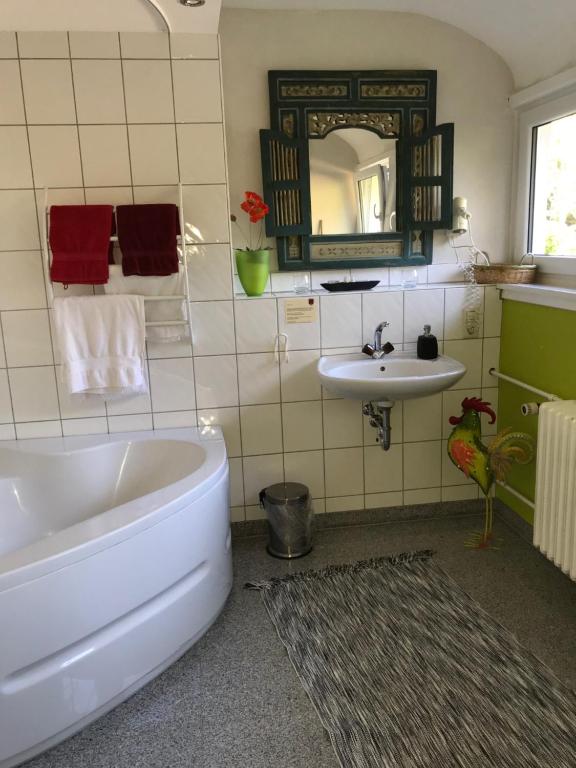Koupelna v ubytování Waldhotel Auerhahn "Hochkopfhaus"