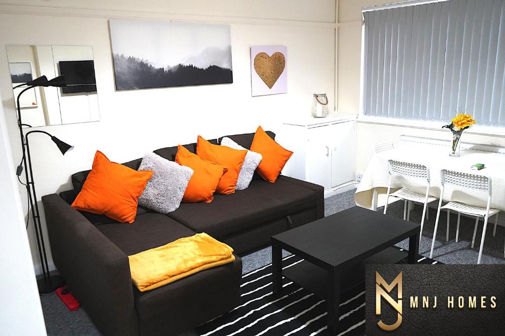 Beautiful Flat in Birmingham City Centre, Sleeps 9, Free Car Parking !