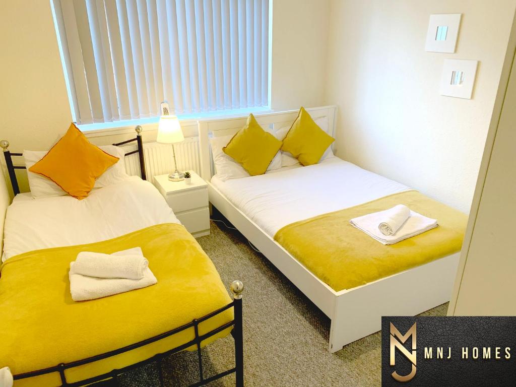 Beautiful Flat in Birmingham City Centre, Sleeps 9, Free Car Parking !
