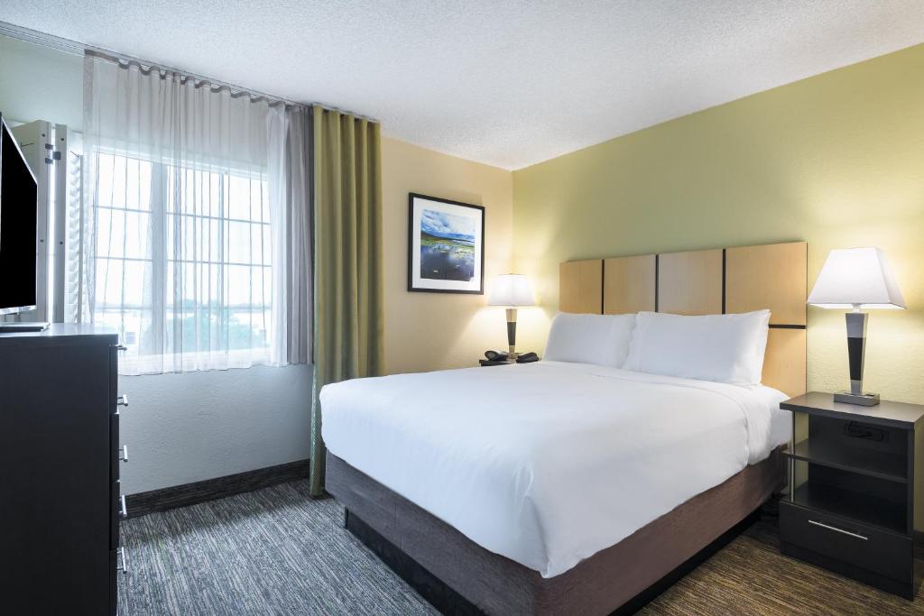 Candlewood Suites Lake Mary by IHG photo