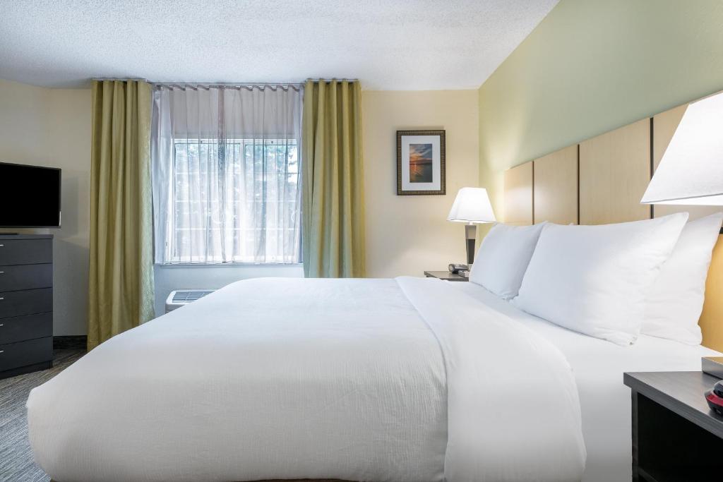 Candlewood Suites Lake Mary by IHG photo