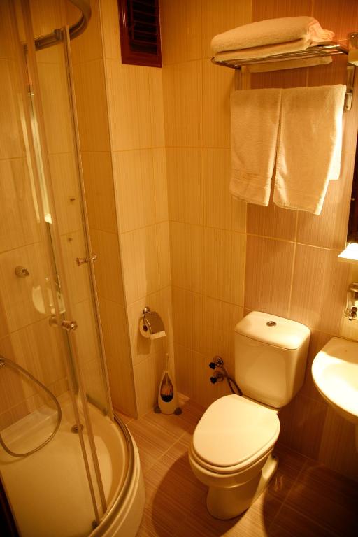 A bathroom at Hotel Akcinar