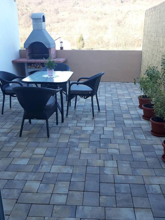 Tri Sreće - Apartment With Terrace