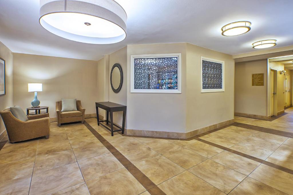 Candlewood Suites Indianapolis Northeast by IHG photo