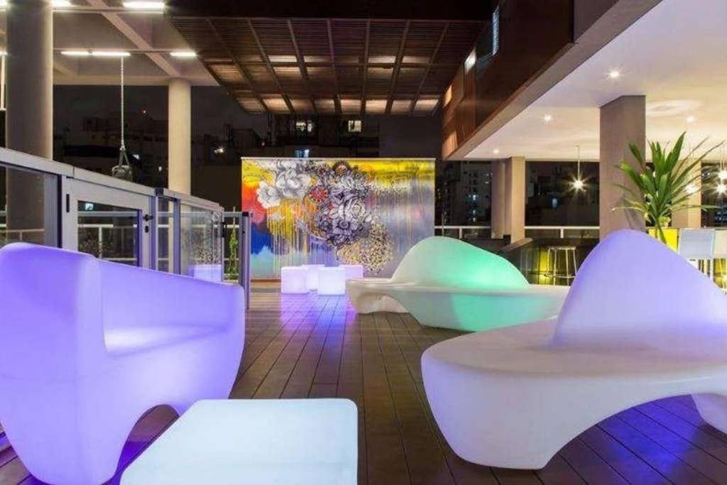  Apartamento c/infinity pool prox shopping Frei Caneca 704