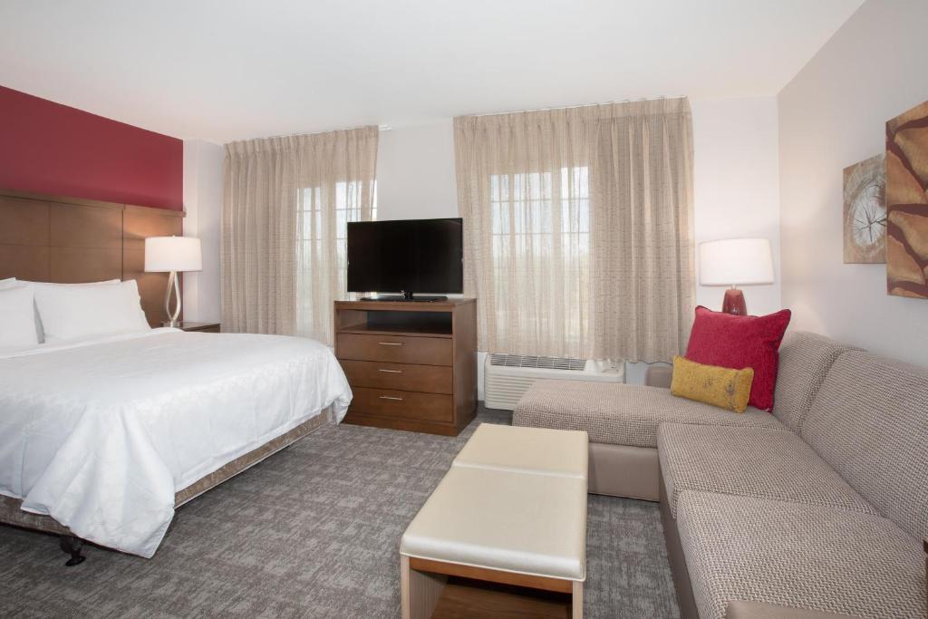 Staybridge Suites Denver International Airport by IHG photo