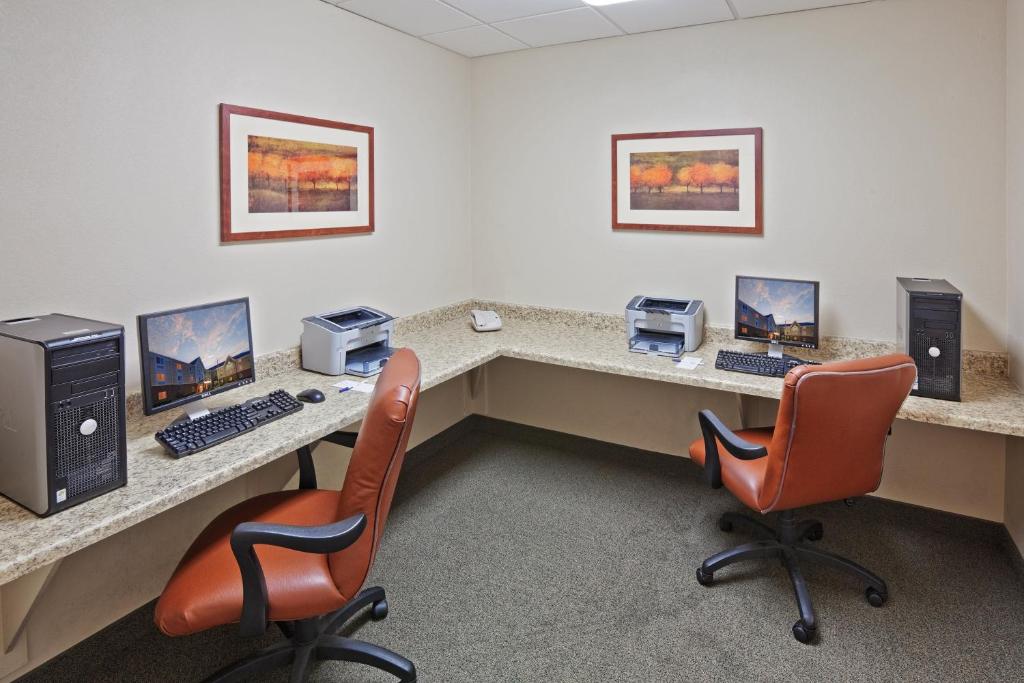 Candlewood Suites Owasso by IHG photo