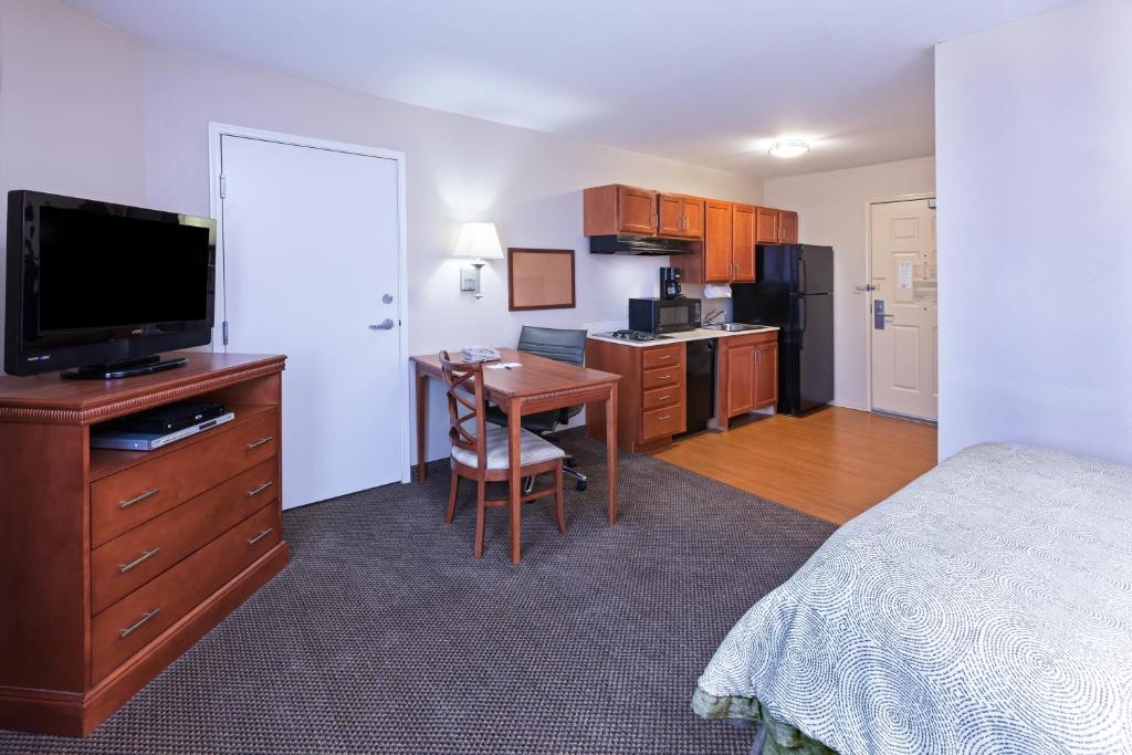 Candlewood Suites Owasso by IHG photo