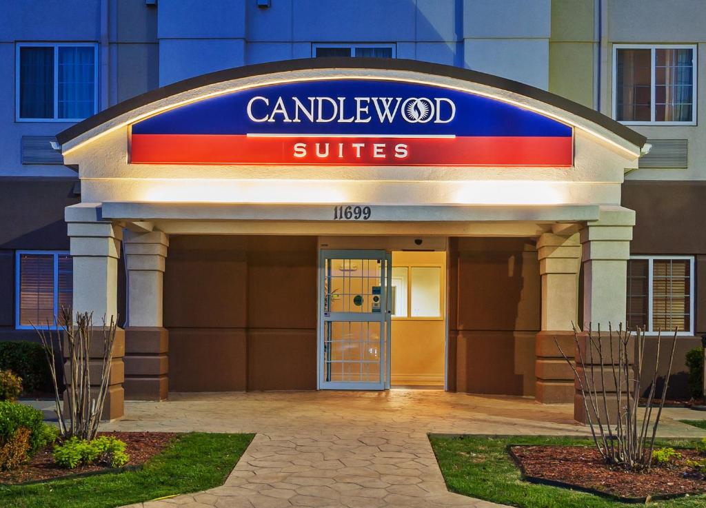 Candlewood Suites Owasso by IHG photo