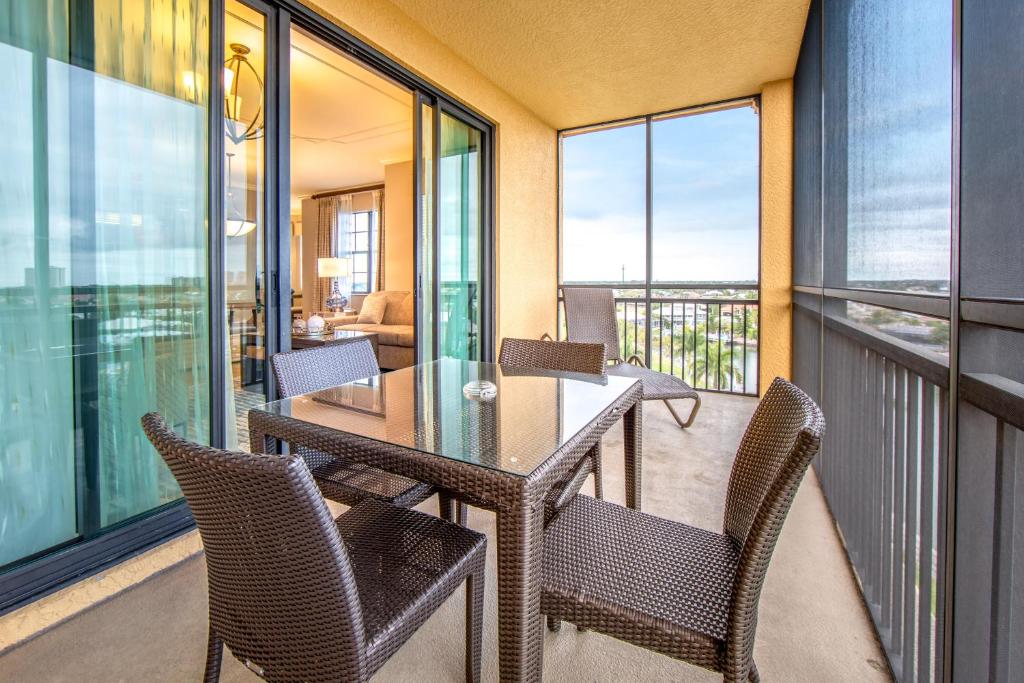 Uma varanda ou terraço em Holiday Inn Club Vacations Sunset Cove Resort