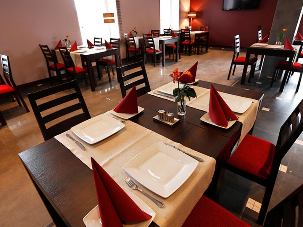 Restaurace v ubytování Hotel Otoliński